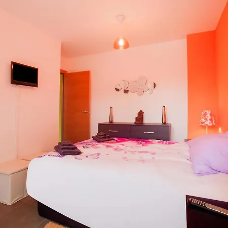 Modern In With Pool Apartamento *